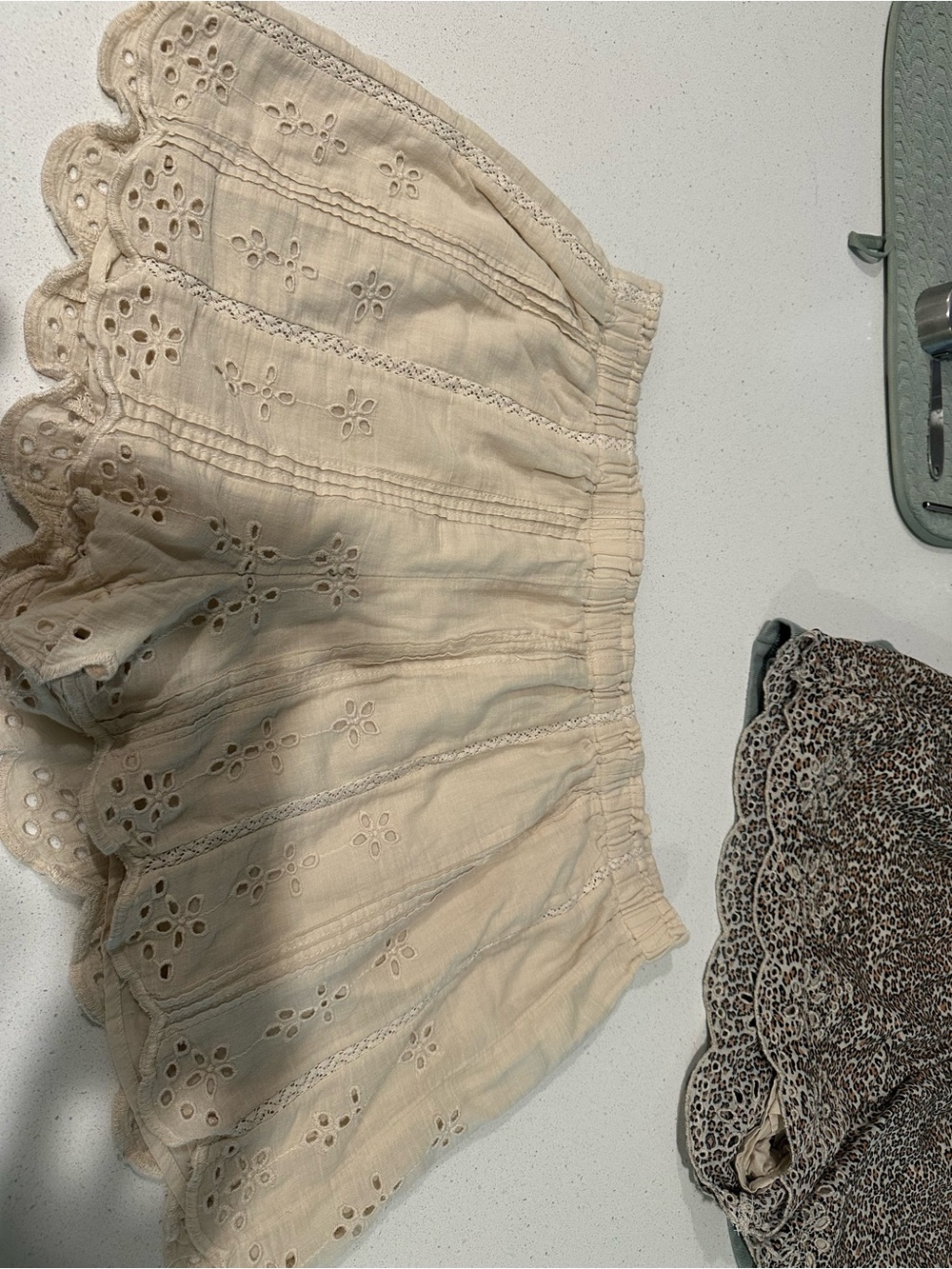Eyelet Scallop Mini Short in Cream